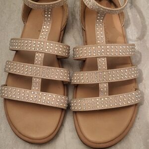 Girls/Toddler Elegant Tan Sandals with Rhinestone Accents